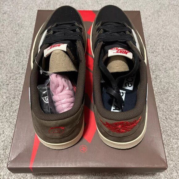 Travis Scott Jordan 1 Low Mocha main image 6